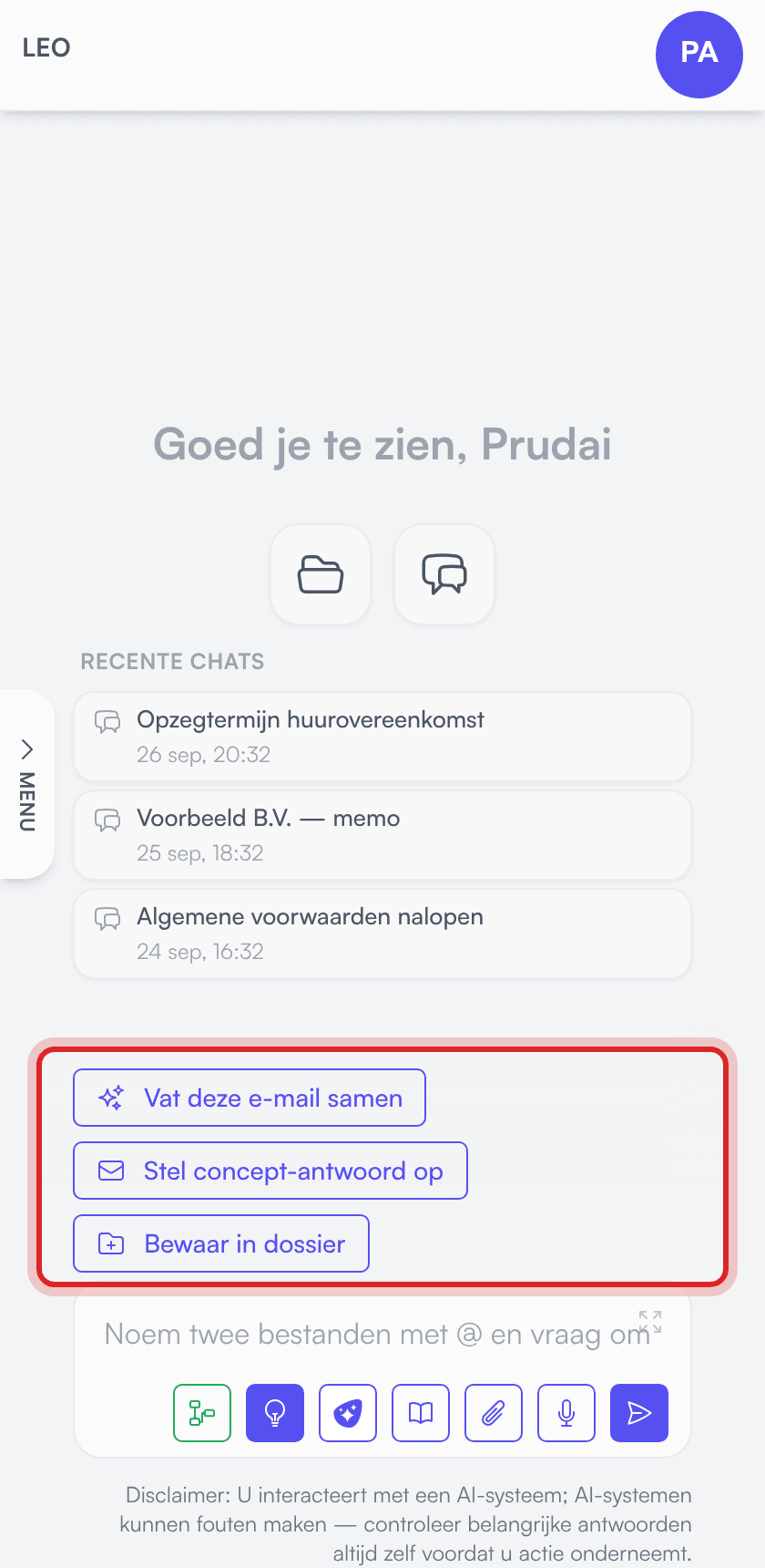 De drie e-mailacties Vat deze e-mail samen, Stel concept-antwoord op en Bewaar in dossier boven het invoerveld van Prudai voor Outlook